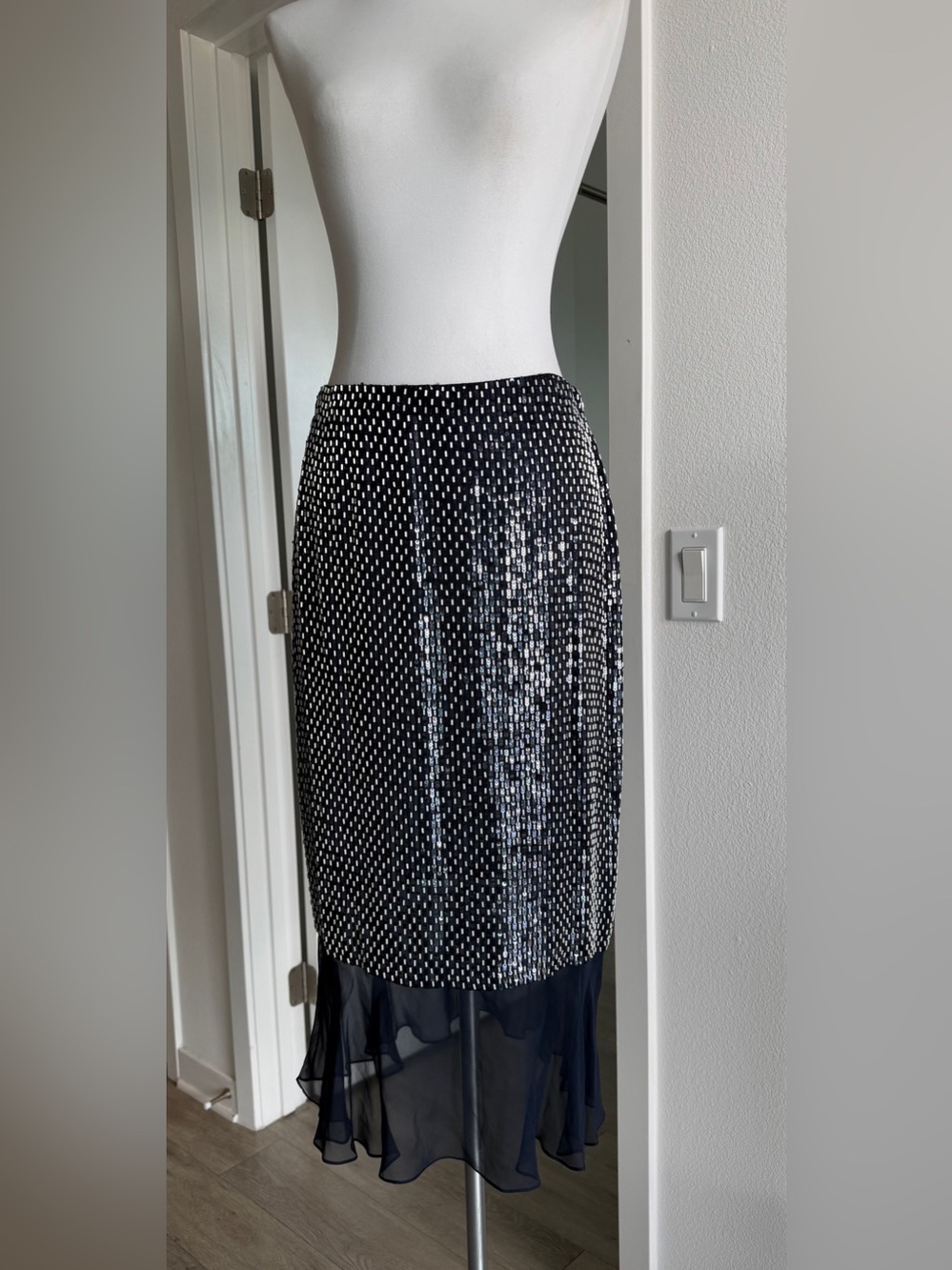 Randolph Duke
Vintage Midi Pencil Skirt. Size 10.
